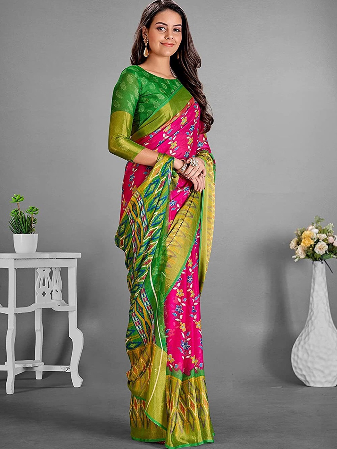 

KALINI Floral Printed Pure Chiffon Saree, Pink