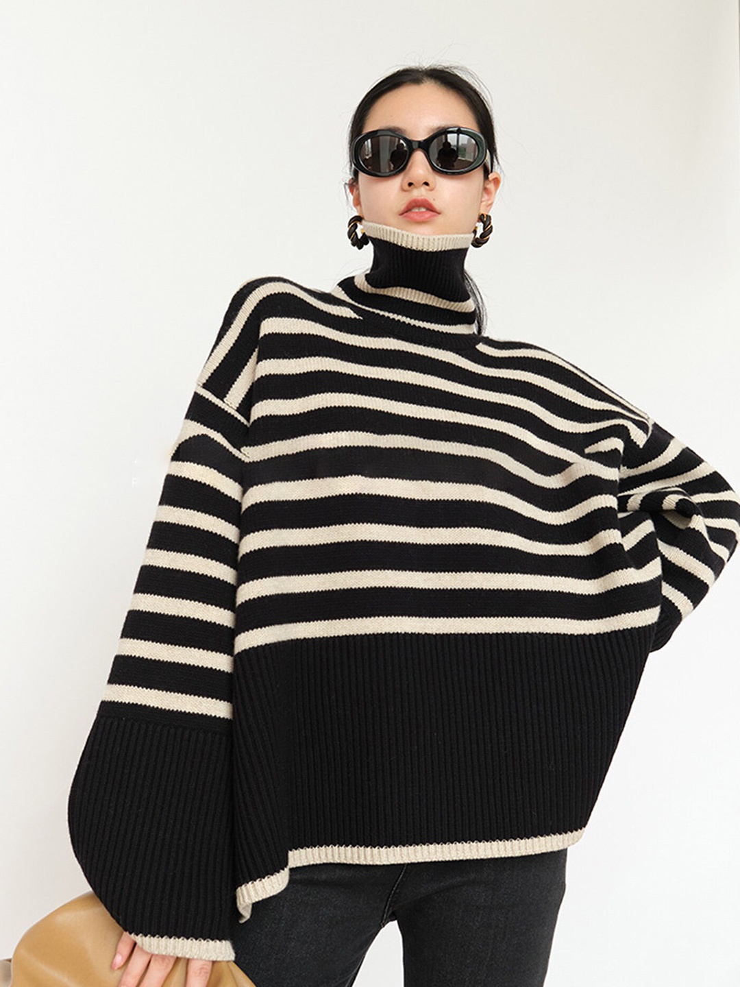 

LULU & SKY Women Black Striped Pullover