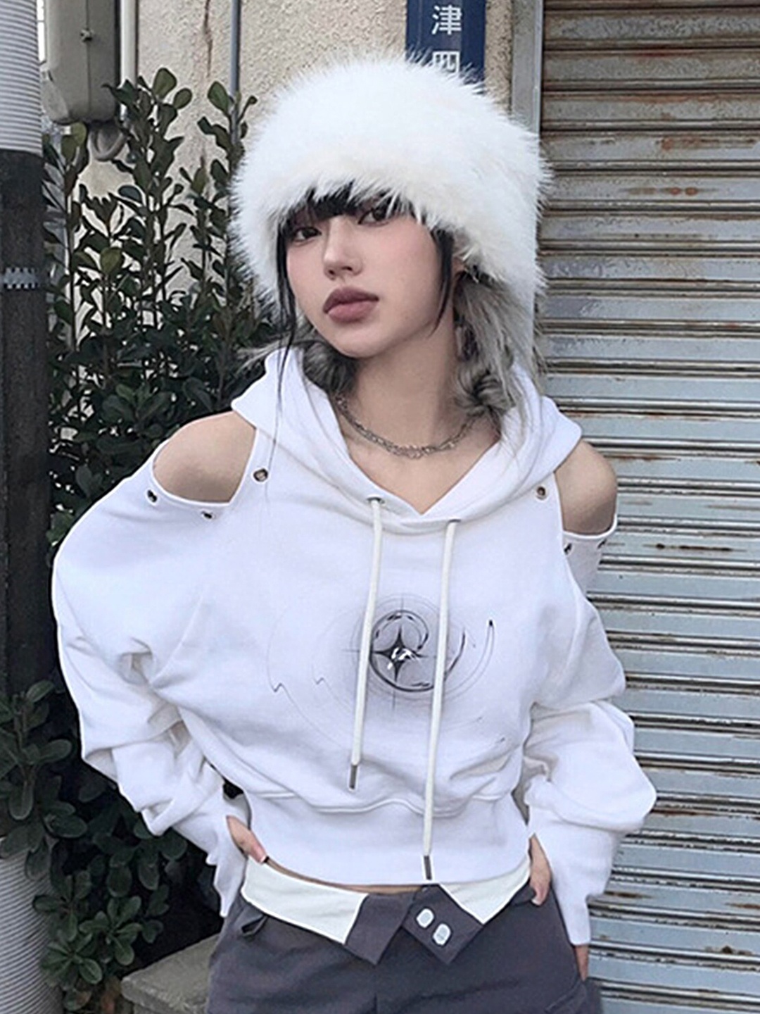 

LULU & SKY Graphic Printed Cold-Shoulder Cropped Hooded Sweatshirt, White