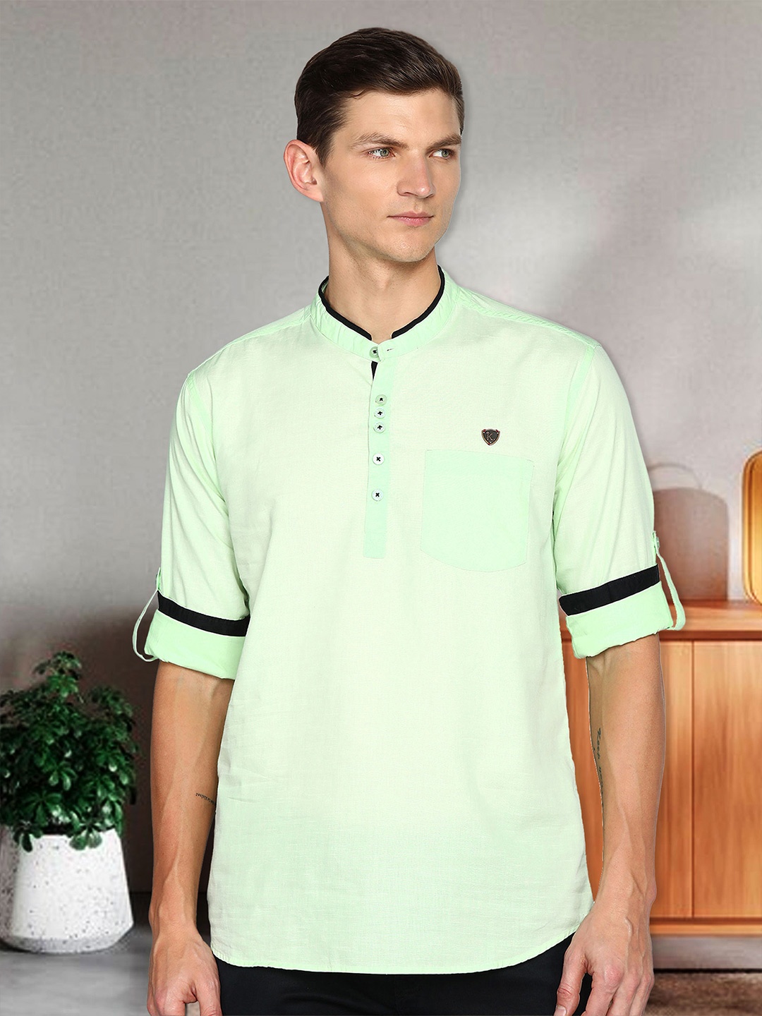 

Kuons Avenue Band Collar Linen Regular Kurta, Green