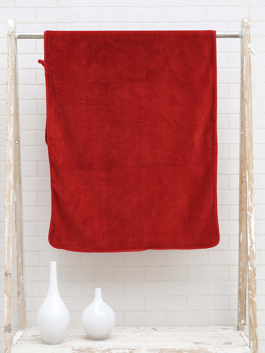 

Ariana Red Superior High-Absorbent 400 GSM Micro Fleece Bath Towel