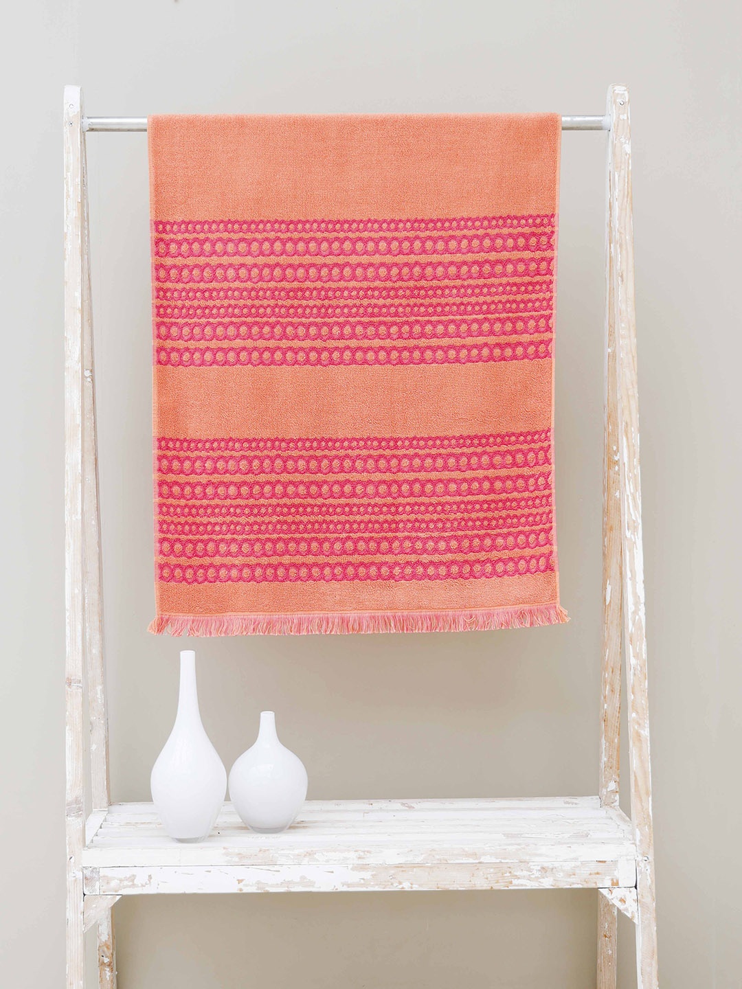 

Ariana Peach-Coloured Super-Soft High-Absorbent 540 GSM Quick-Dry Cotton Bath Towel