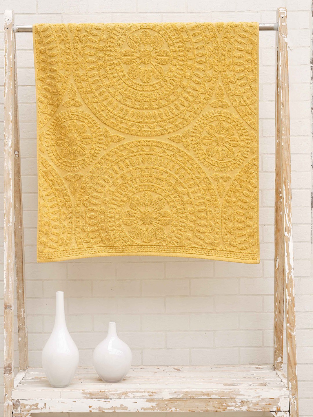 

Ariana Yellow Floral-Pattern SuperSoft High-Absorbent 550 GSM Quick-Dry Cotton Bath Towel