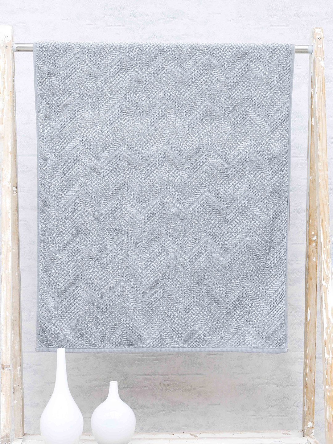

Ariana Blue Patterned SuperSoft High-Absorbent 550 GSM Quick-Dry Cotton Bath Towel, Grey