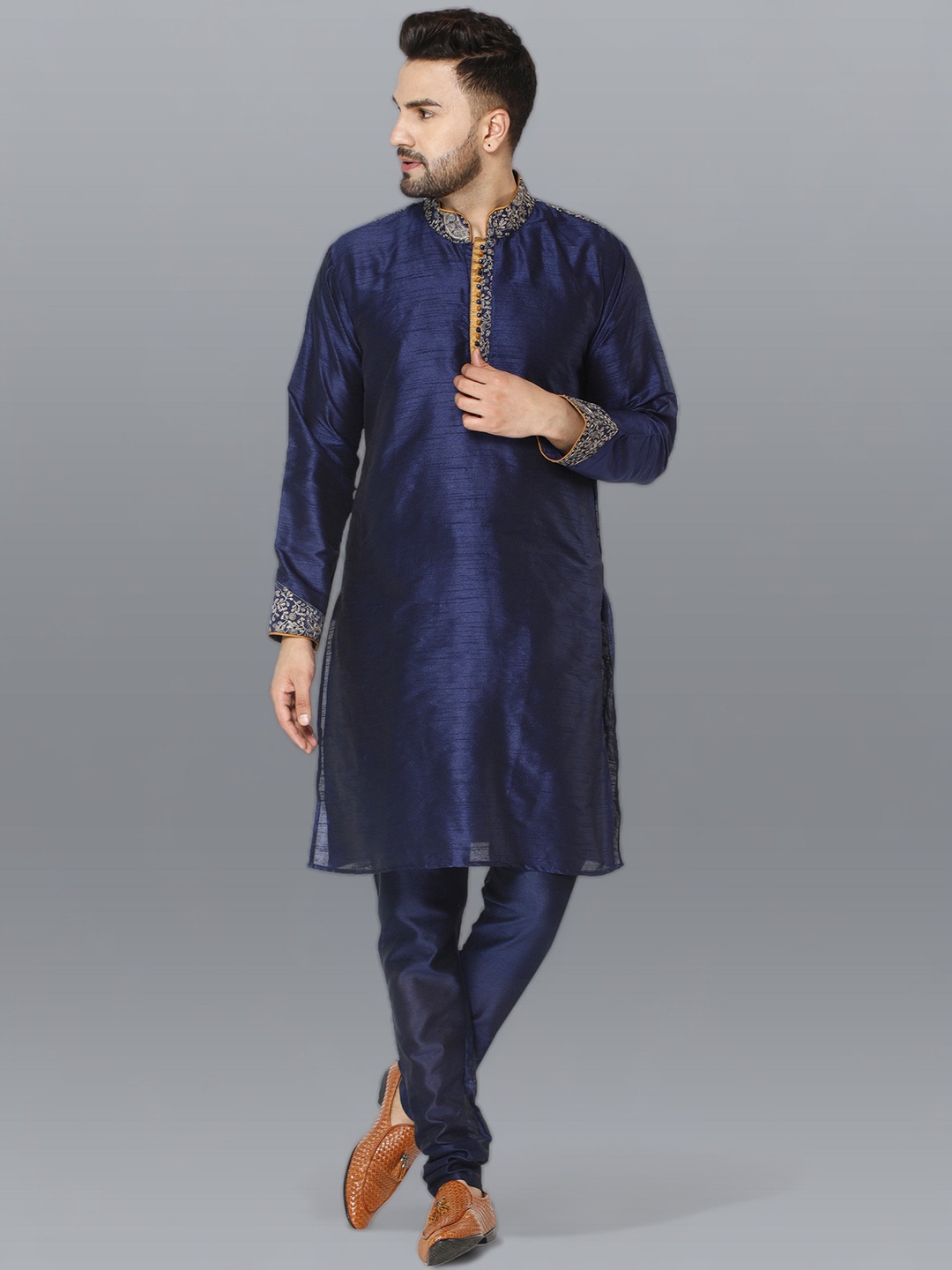 

Enciger Thread Work Detailed Mandarin Collar Straight Kurta With Churidar, Blue
