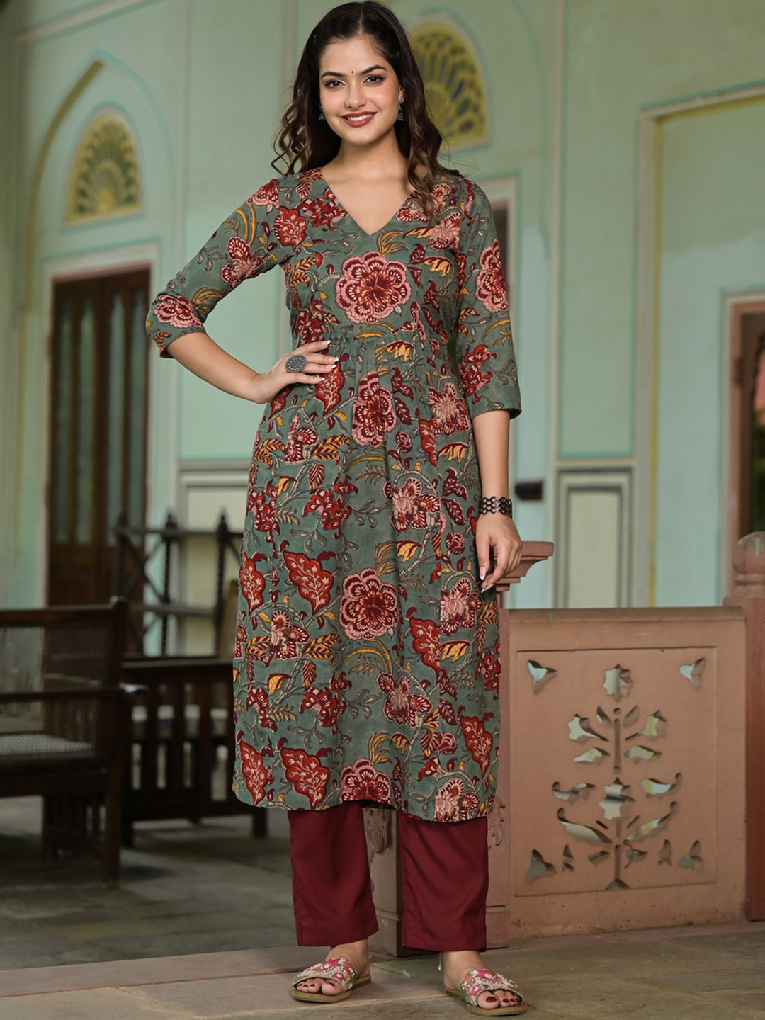 

Jaipuri Adaah Floral Printed Empire Cotton Kurta, Green