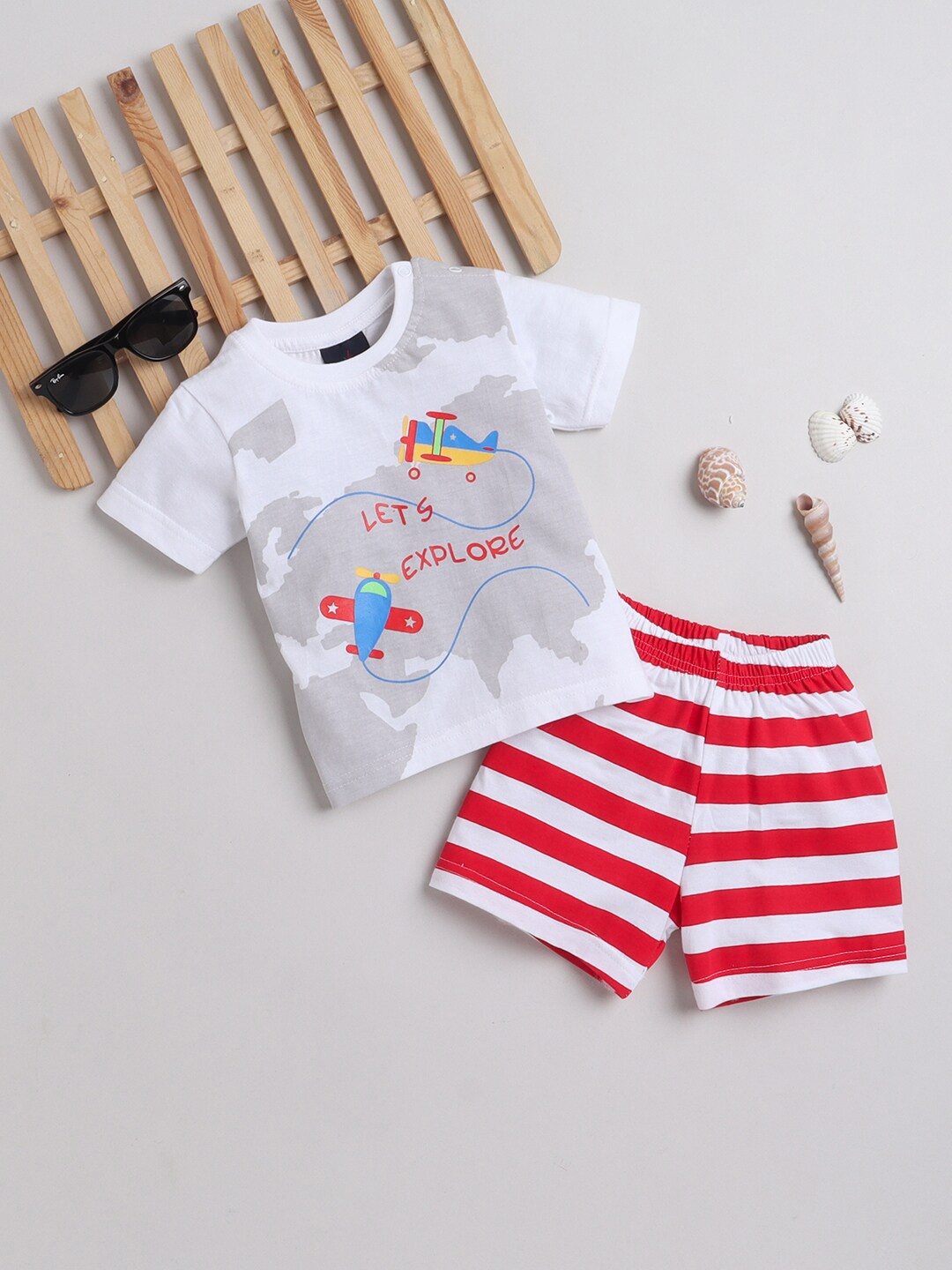 

Little County Infants Graphic Printed Pure Cotton T-shirt with Shorts, White