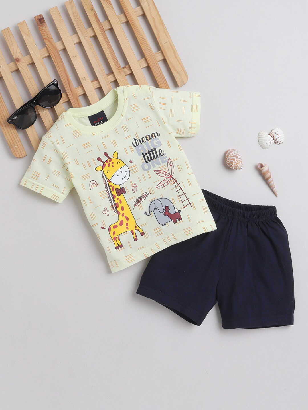 

Little County Infants Boys Printed Pure Cotton T-shirt With Shorts, Yellow