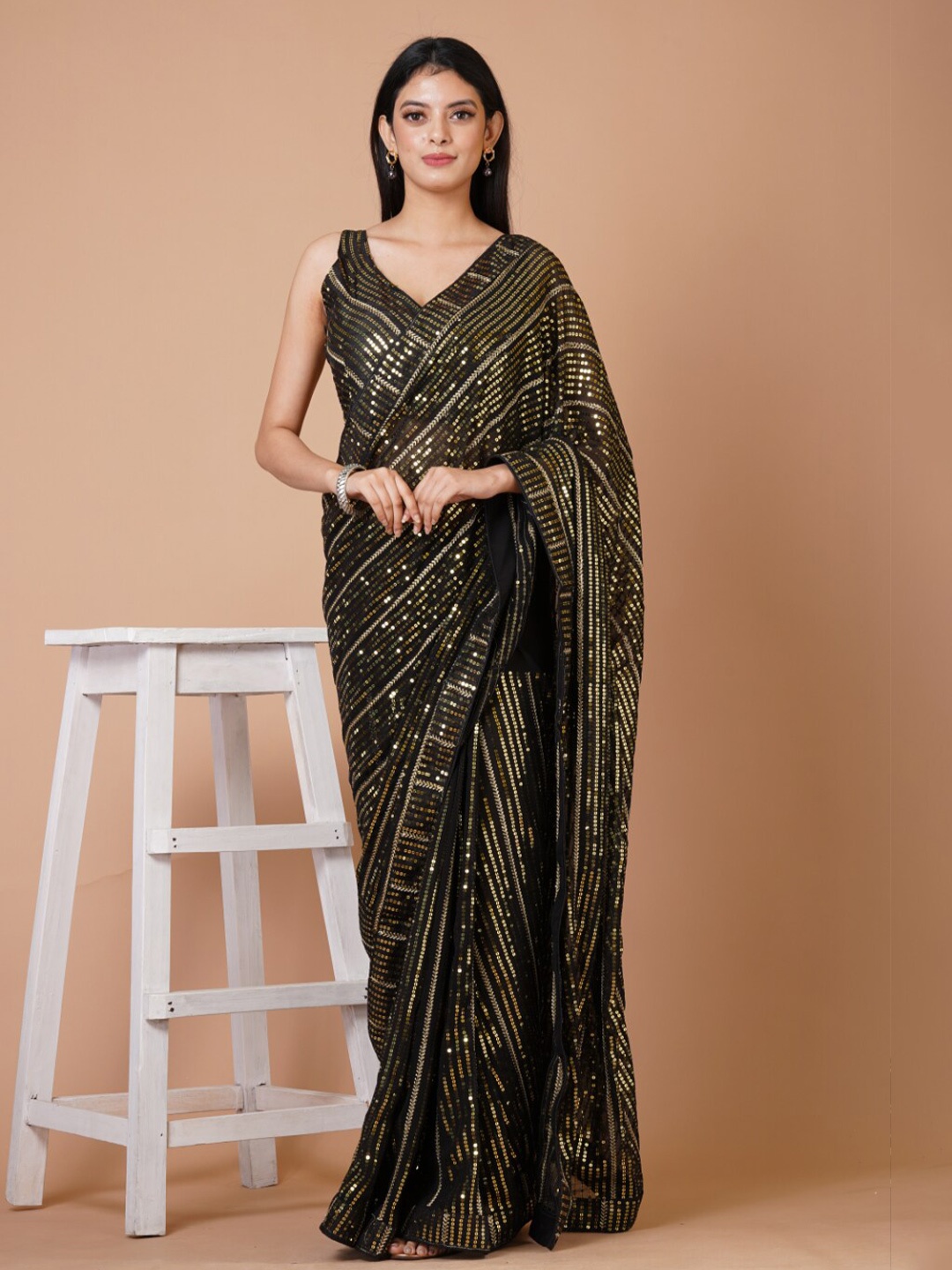 

Angroop Embellished Sequinned Saree, Black