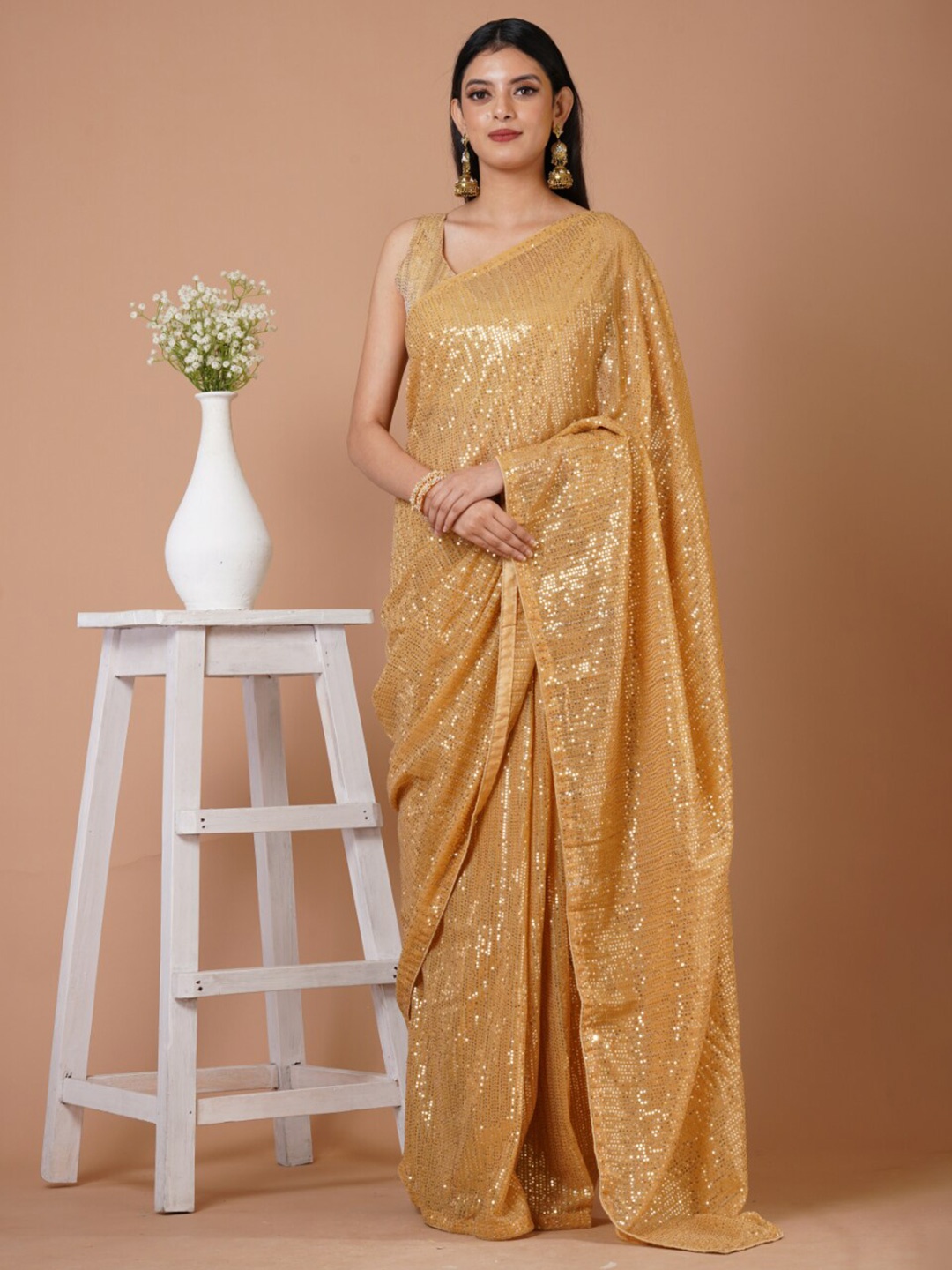 

Angroop Embellished Sequinned Saree, Gold