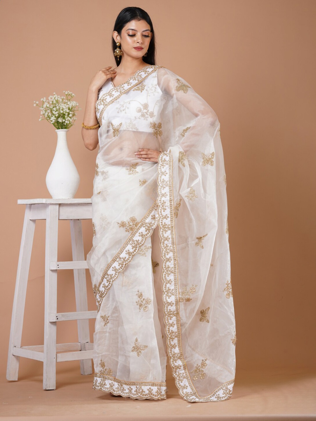 

Angroop Floral Embroidered Sequinned Organza Saree, Off white