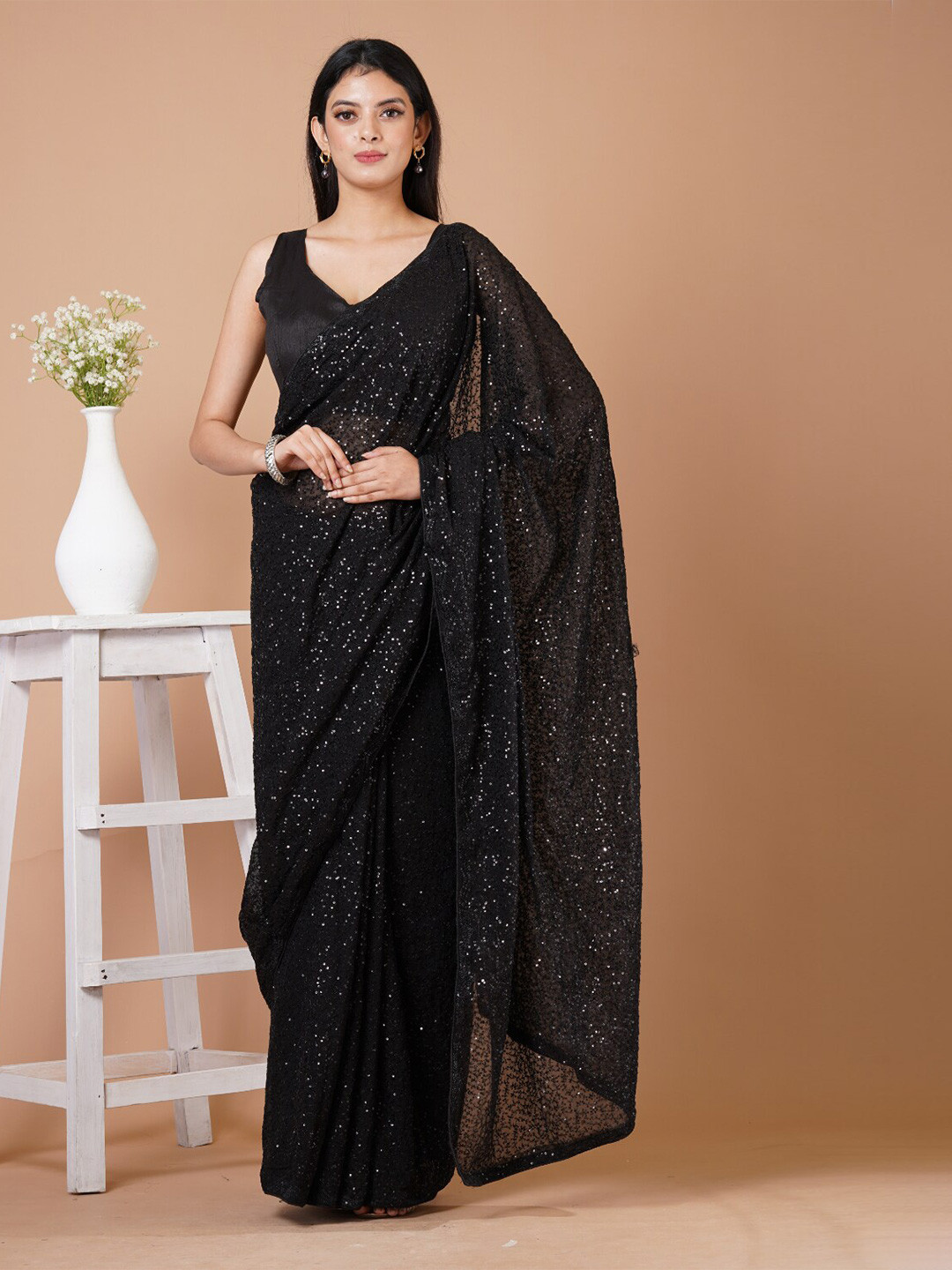 

Angroop Embellished Sequinned Detailed Saree, Black