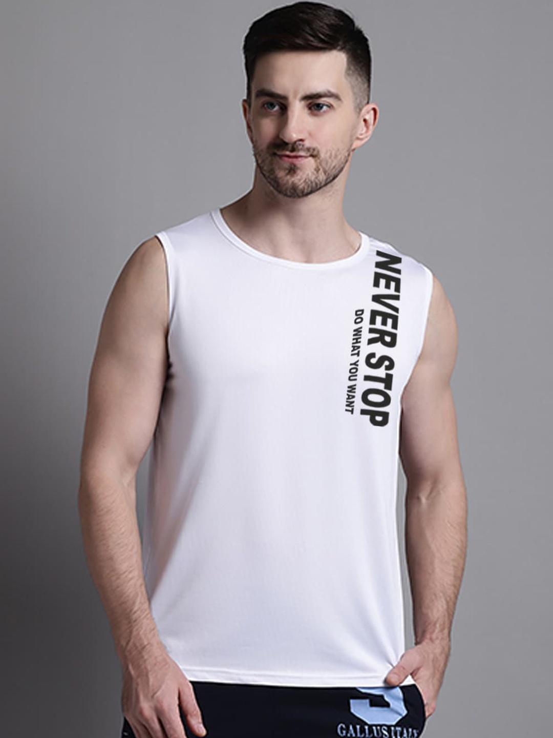 

Friskers Slim Fit Typography Printed Sleeveless Gym T-shirt, White