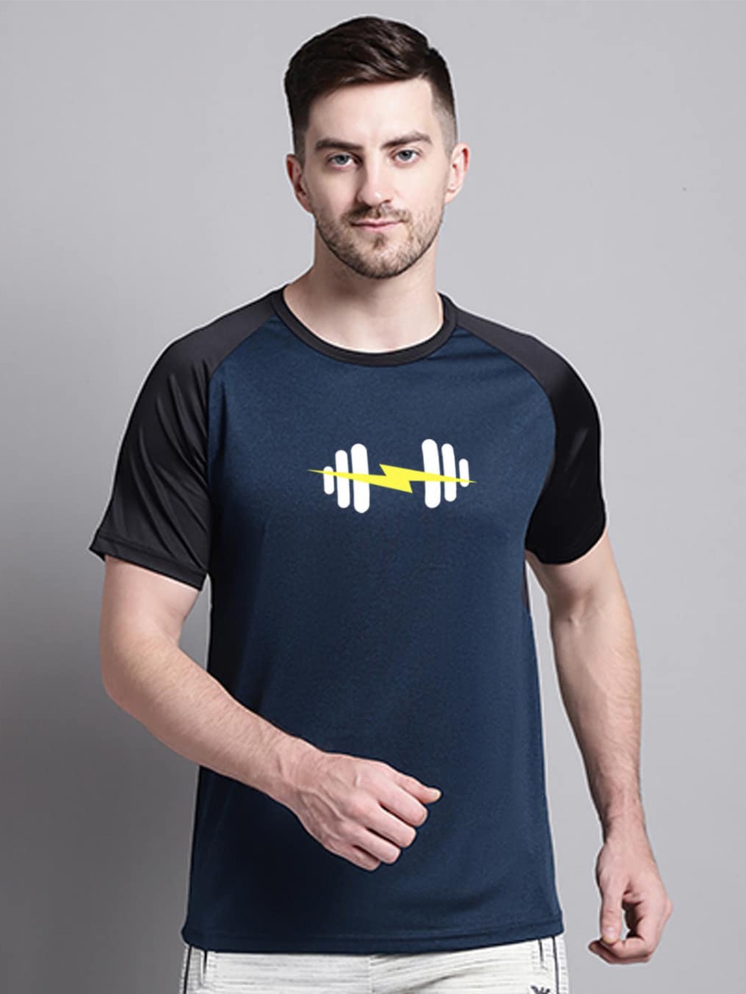 

Friskers Graphic Printed Slim Fit Raglan Sleeves T-shirt, Black