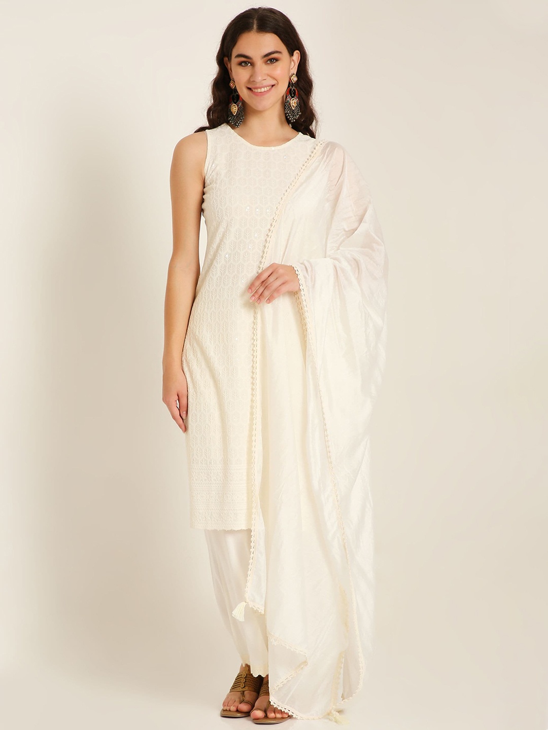 

Shopping Queen Ethnic Motifs Embroidered Kurta With Palazzos & Dupatta, White