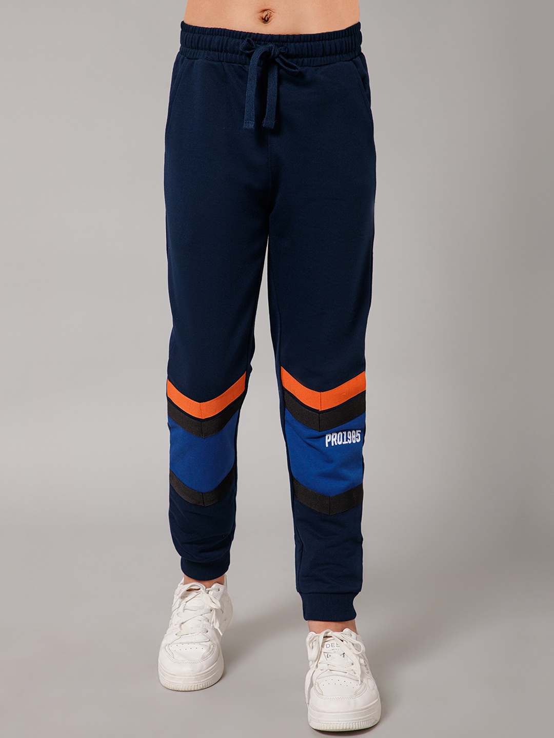 

Provogue Boys Colourblocked Mid-Rise Joggers, Navy blue