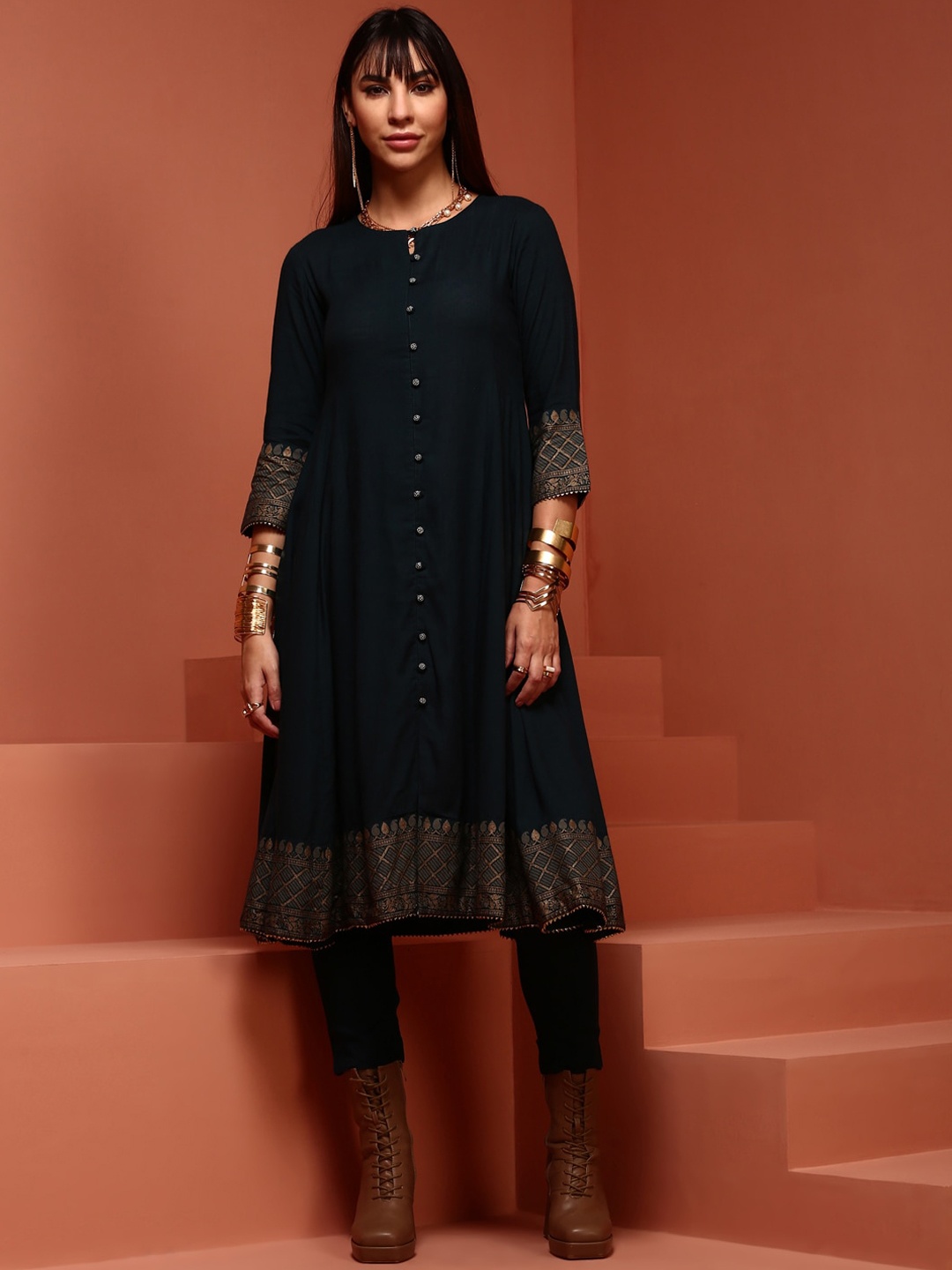 

IMARA Keyhole Neck Thread Work A-Line Kurta, Teal