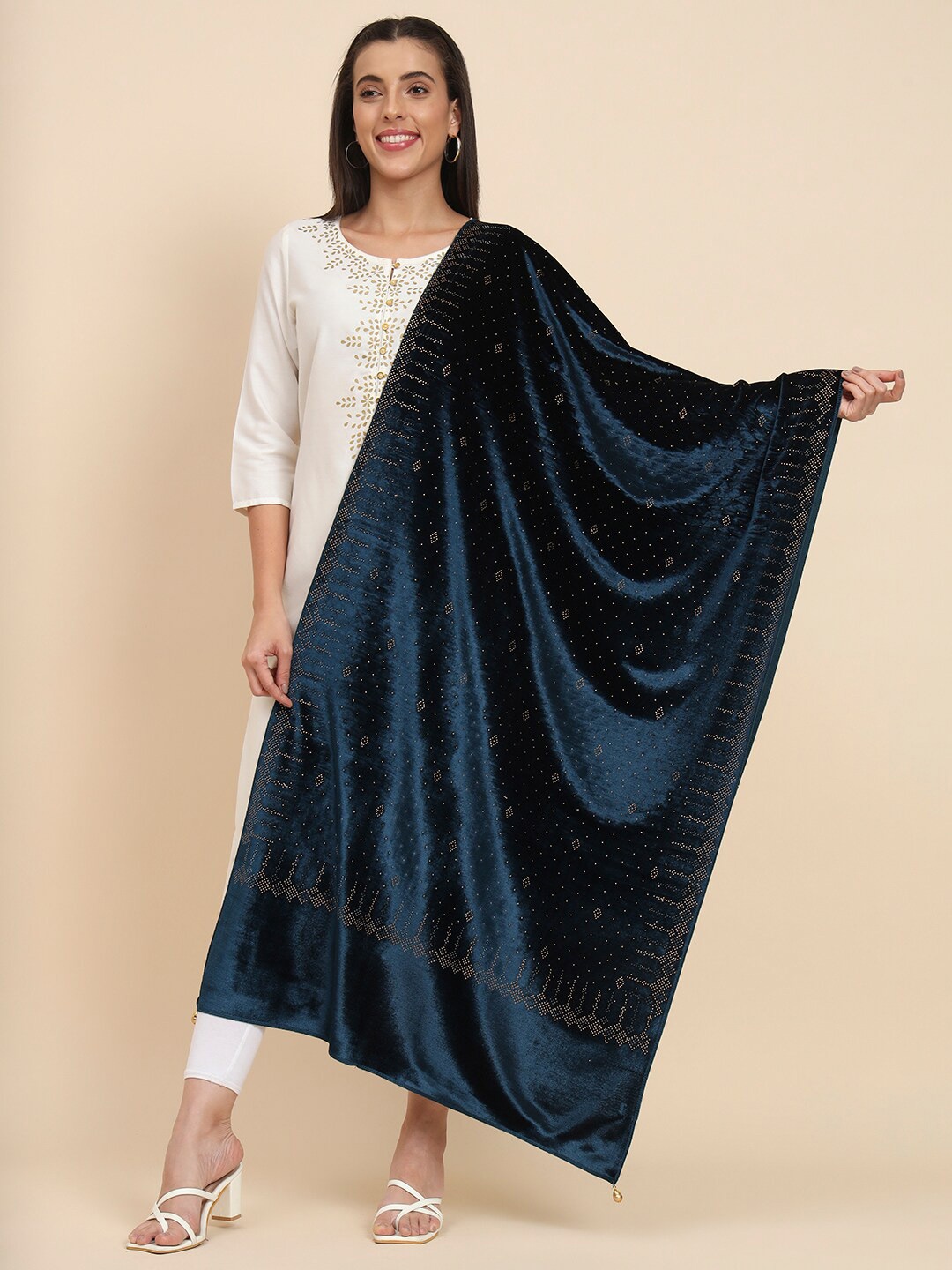 

Pashmoda Ethnic Motifs Embellished Velvet Stole, Blue