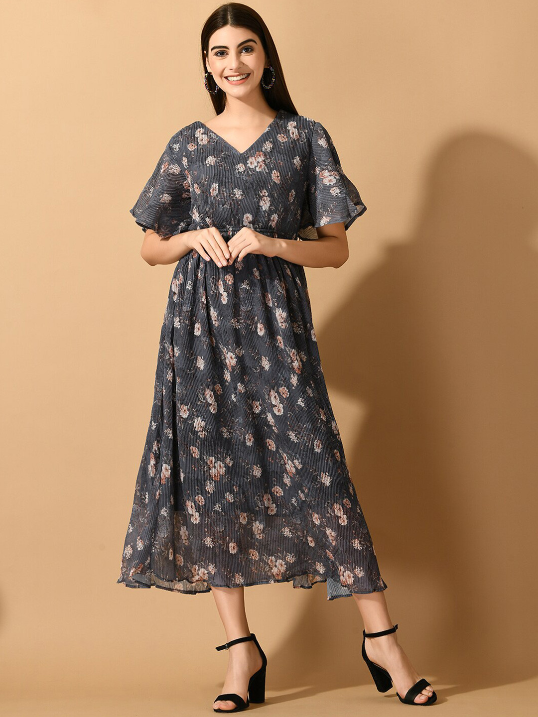 

Sangria Charcoal Floral Printed Flared Sleeve Fit & Flare Midi Dress