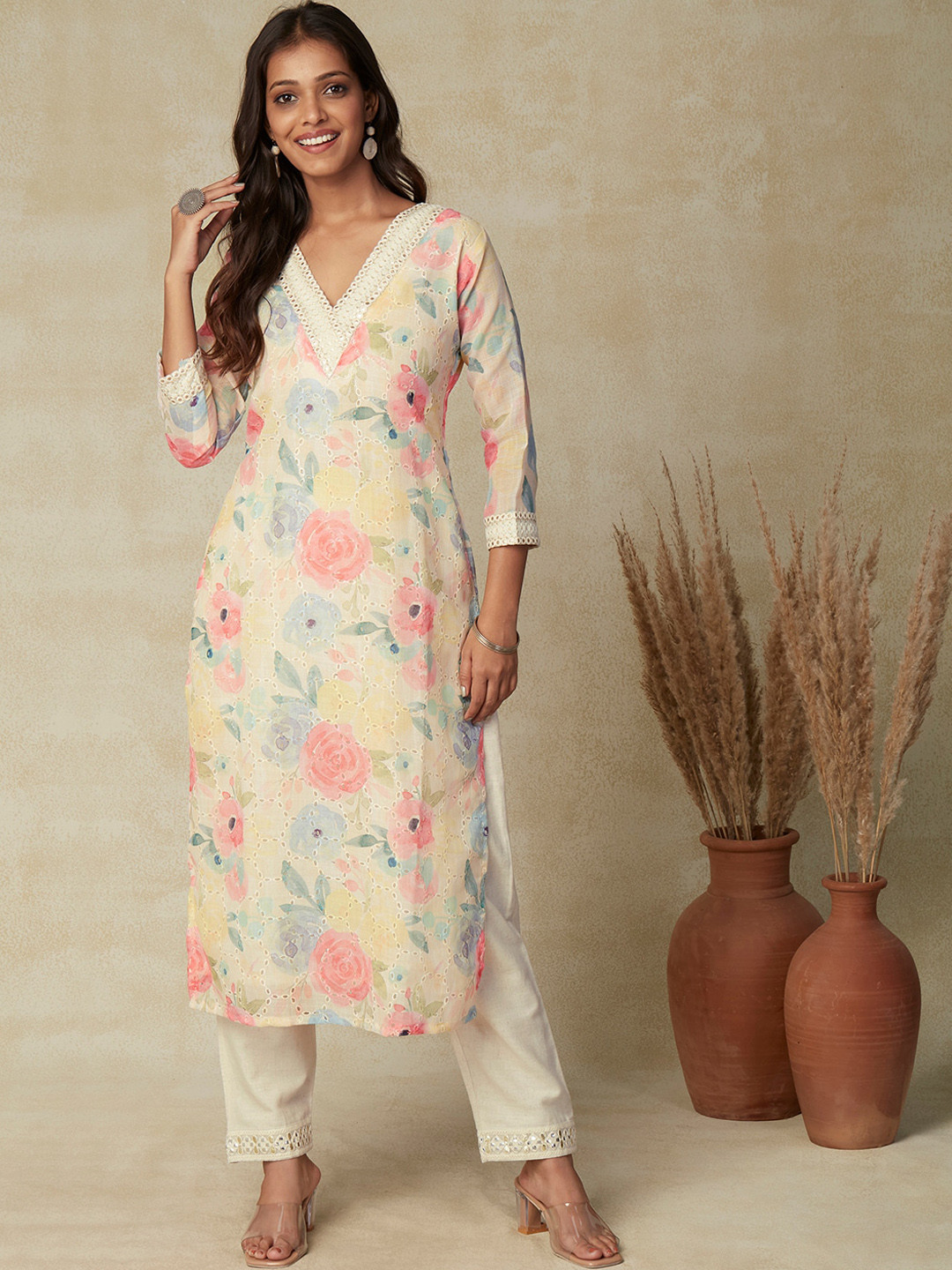 

FASHOR Yellow Floral Printed V-Neck Sequinned Linen Straight Kurta
