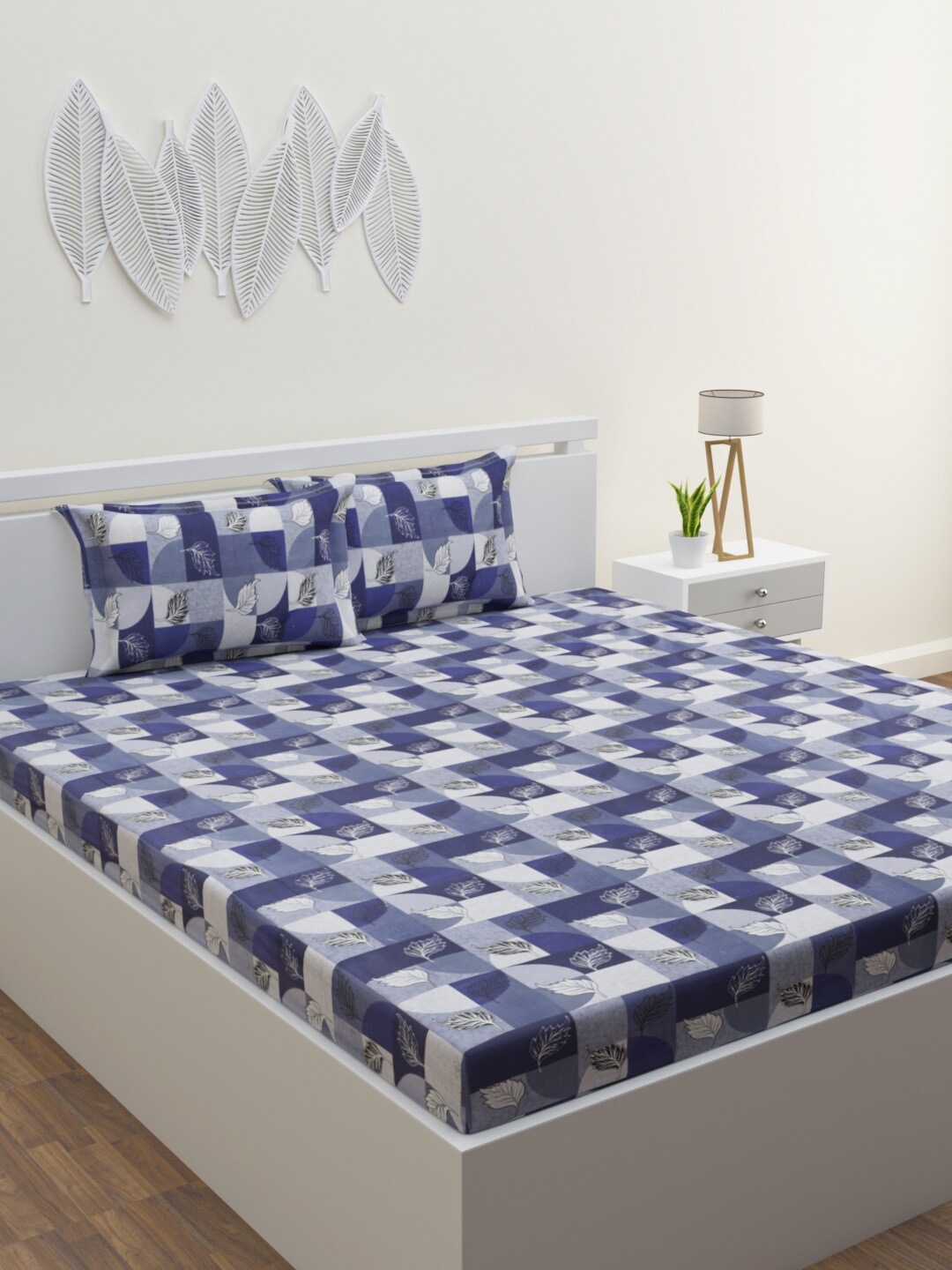 

HERE&NOW Blue & White Geometric Cotton 120 TC Queen Bedsheet With 2 Pillow Covers