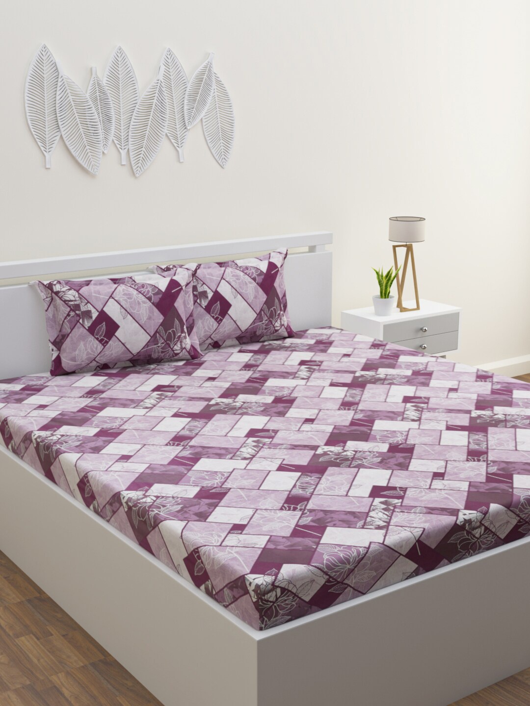 

HERE&NOW Purple & White Floral Cotton 120 TC Queen Bedsheet With 2 Pillow Covers