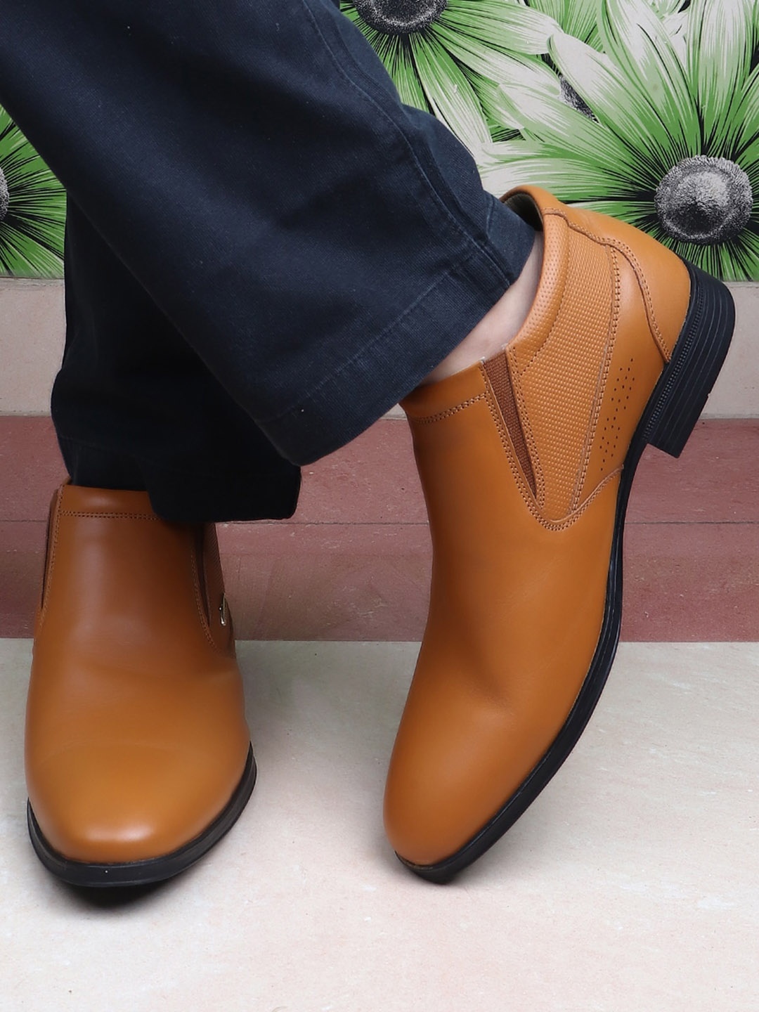 

Red Chief Men Lightweight & Breathable Leather Formal Slip on Shoes, Tan