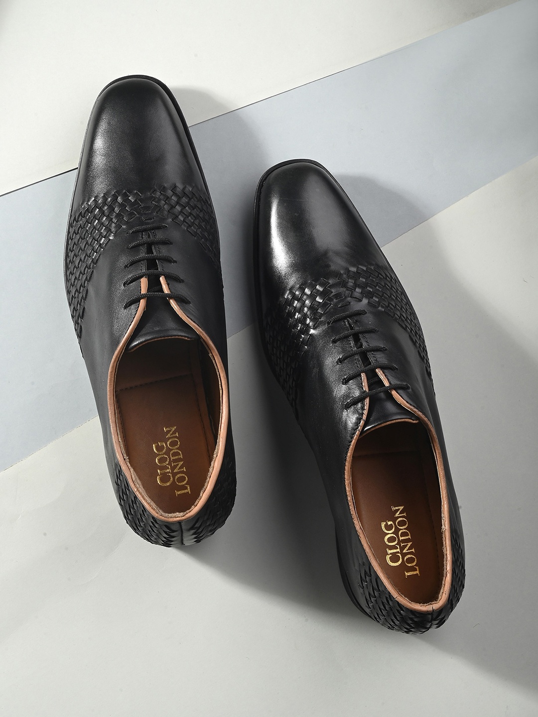 

CLOG LONDON Men Textured Leather Formal Oxfords, Black