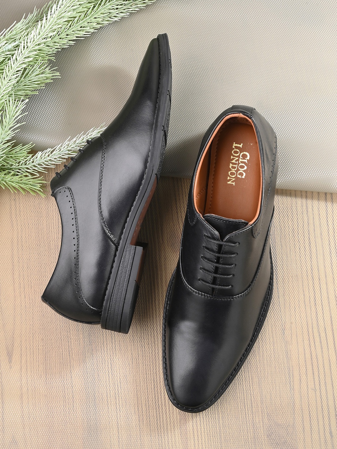 

CLOG LONDON Men Leather Formal Oxfords, Black