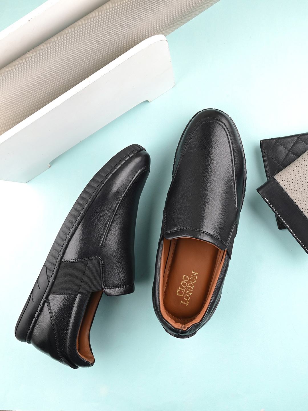 

CLOG LONDON Men Textured Leather Formal Slip-On Shoes, Black