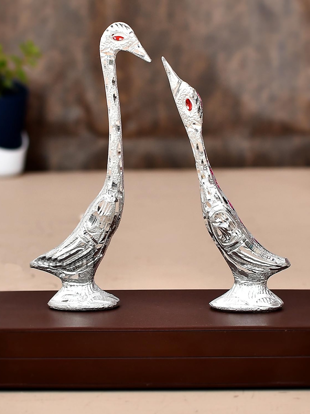 

Ascension Grey Kissing Pair Swan Showpiece