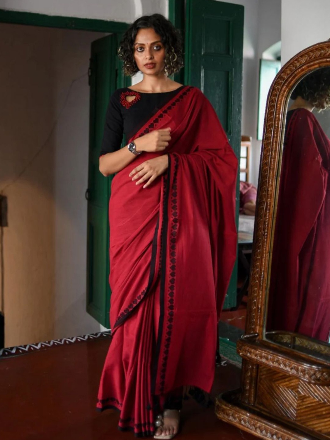 

Suta Red & Black Pure Cotton Saree