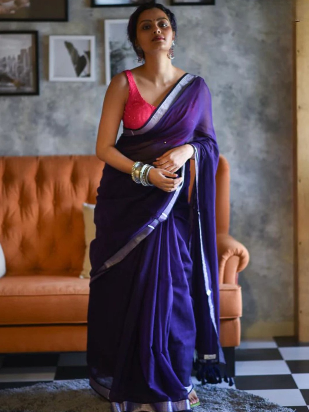 

Suta Purple & Silver-Toned Solid Zari Pure Cotton Saree