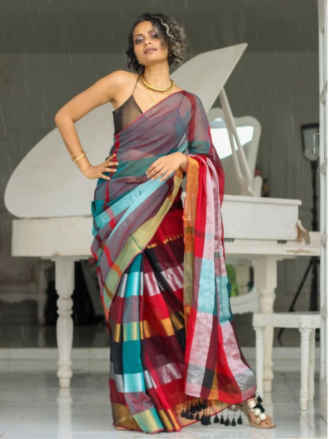 

Suta Red & Blue Checked Zari Saree