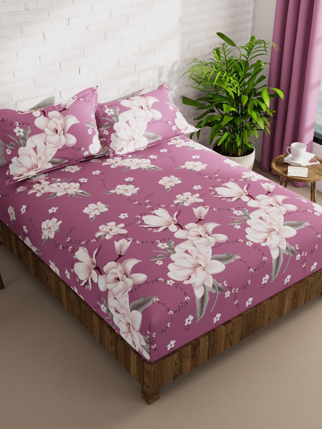 

BIANCA La-Vogue Pink & White Printed 152 TC Queen Bedsheet with 2 Pillow Covers