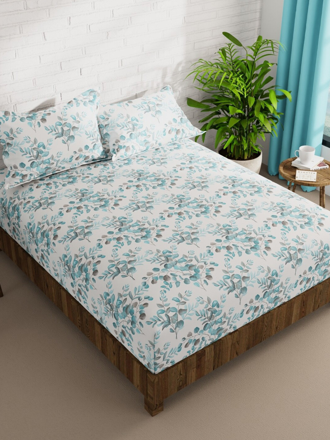 

KOPA La-Vogue Off White Floral Microfiber 152 TC Queen Bedsheet With 2 Pillow Covers
