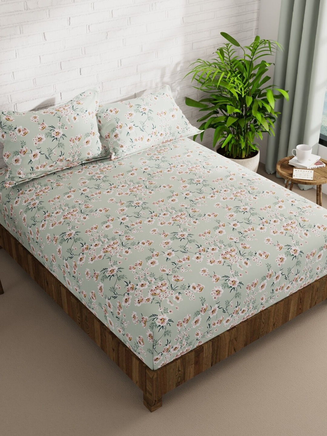 

BIANCA Envogue Grey & Green Floral Microfiber 152 TC Queen Bedsheet With 2 Pillow Covers