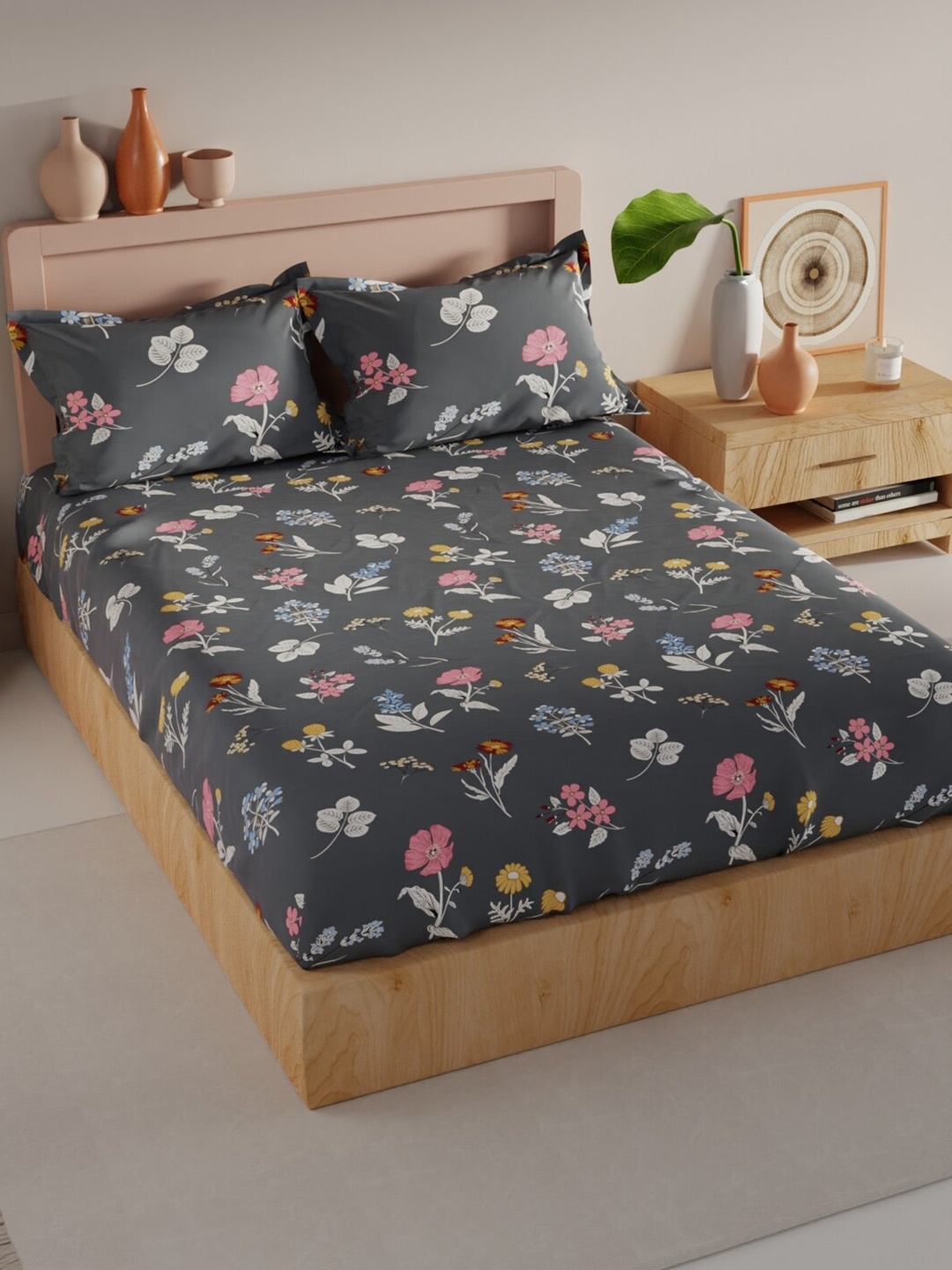 

BIANCA Geo Tokyo Grey & Pink Printed 200 TC King Bedsheet with 2 Pillow Covers