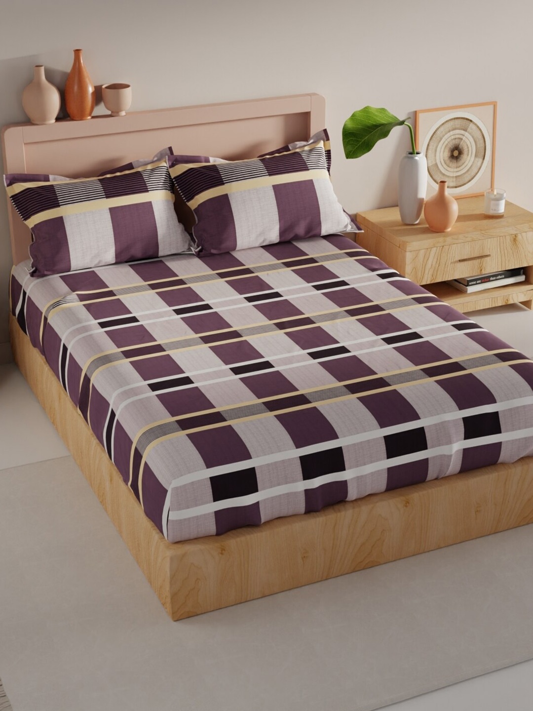 

BIANCA Tokyo-Bay Purple Geometric Microfiber 200 TC King Bedsheet & 2 Pillow Covers