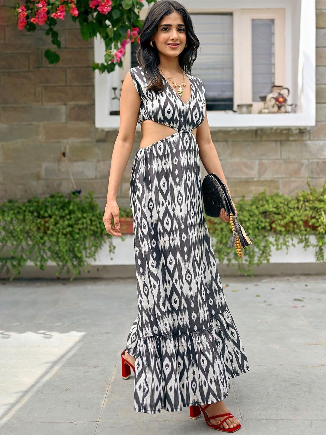 

NORE21 Ethnic Motifs Printed V-Neck Cut-Outs Maxi Dress, White
