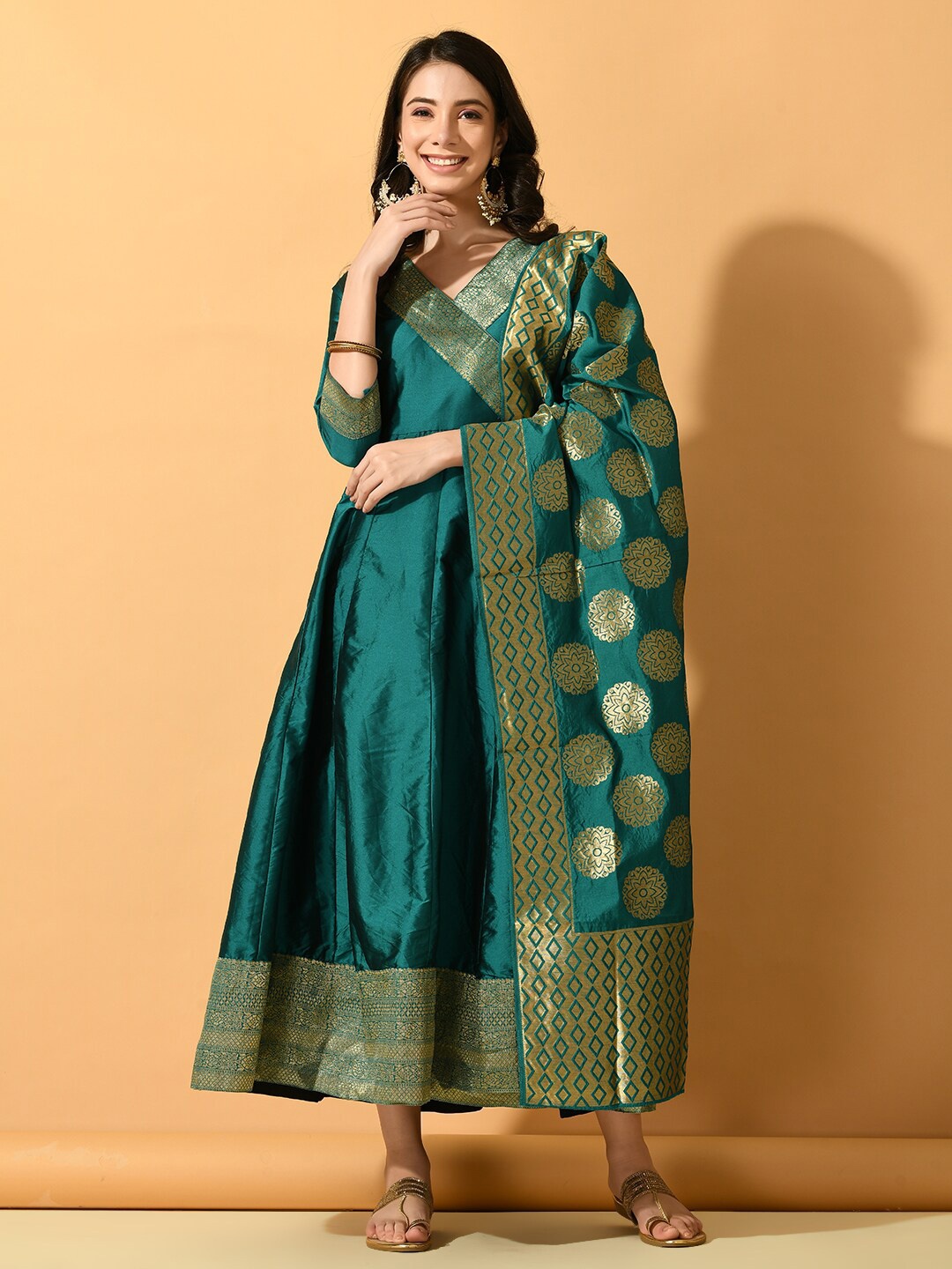

Sangria Solid Fit & Flare Ethnic Dress With Dupatta, Green