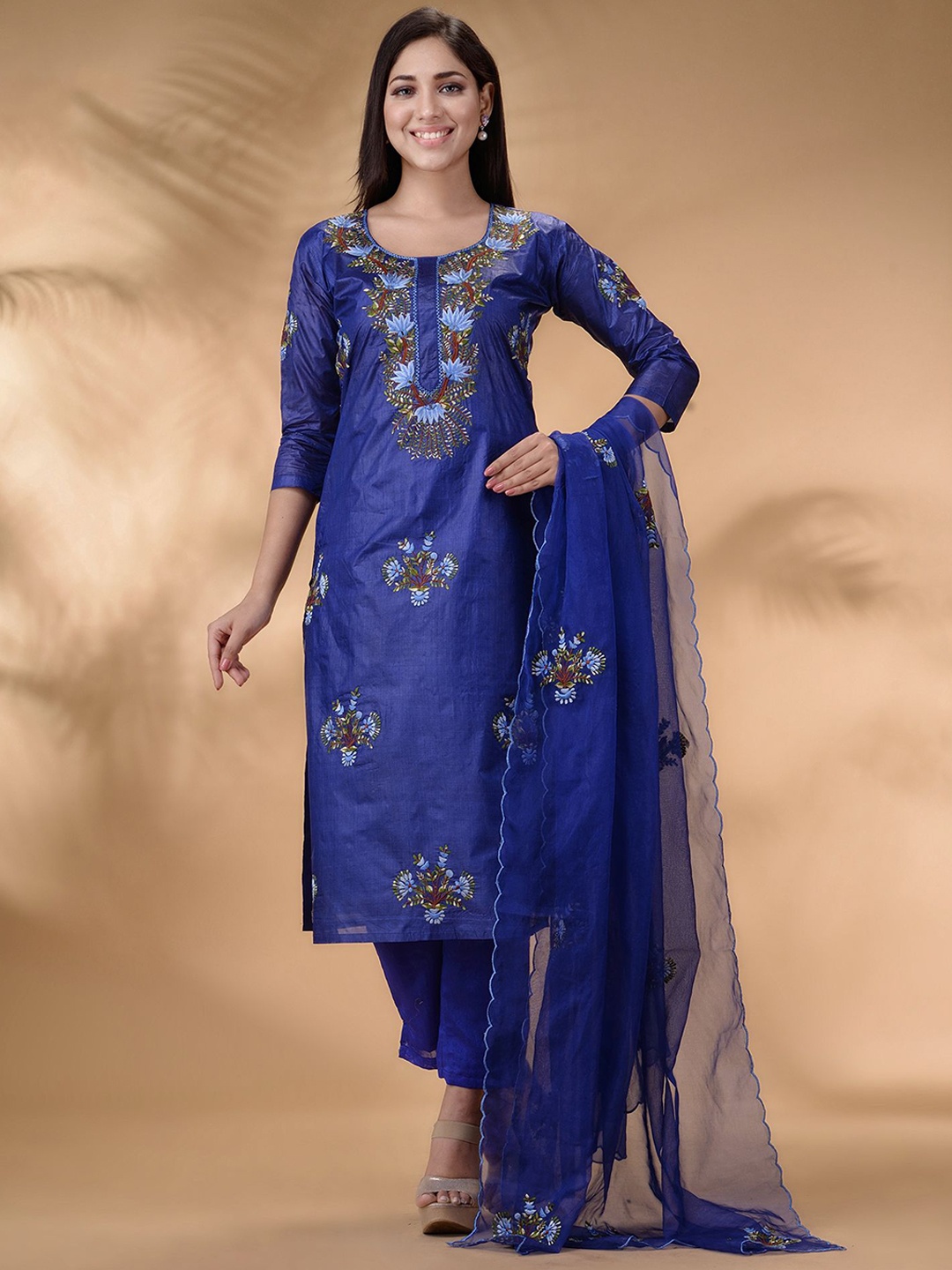 

Disli Floral Embroidered Thread Work Straight Kurta & Trousers With Dupatta, Blue