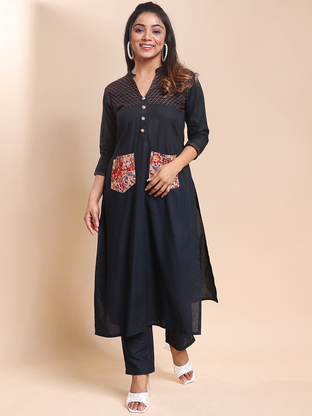 

Disli Geometric Printed Pure Cotton A Line Kurti With Trousers, Black