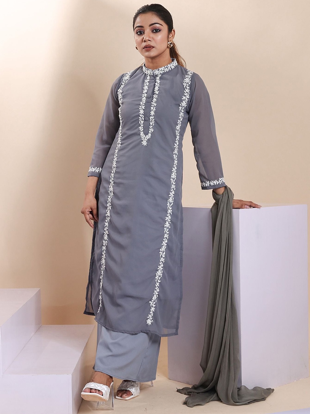 

Disli Floral Embroidered Thread Work Straight Kurta With Palazzos & Dupatta, Grey