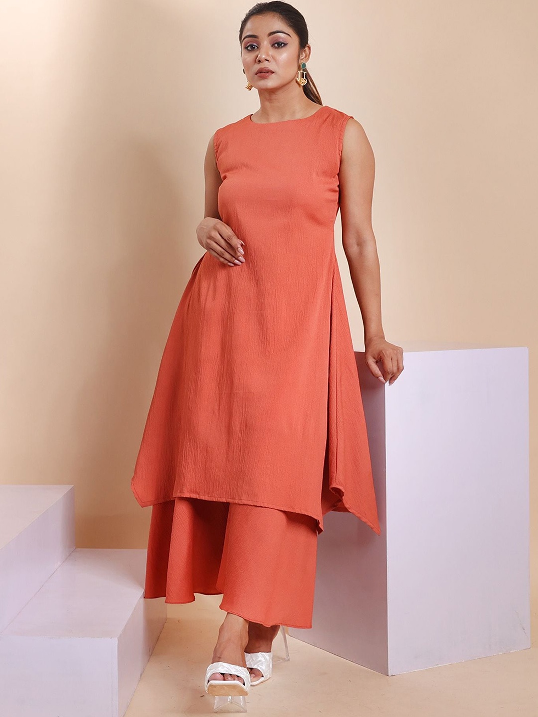 

Disli Round Neck Asymmetric Kurta With Palazzos, Rust