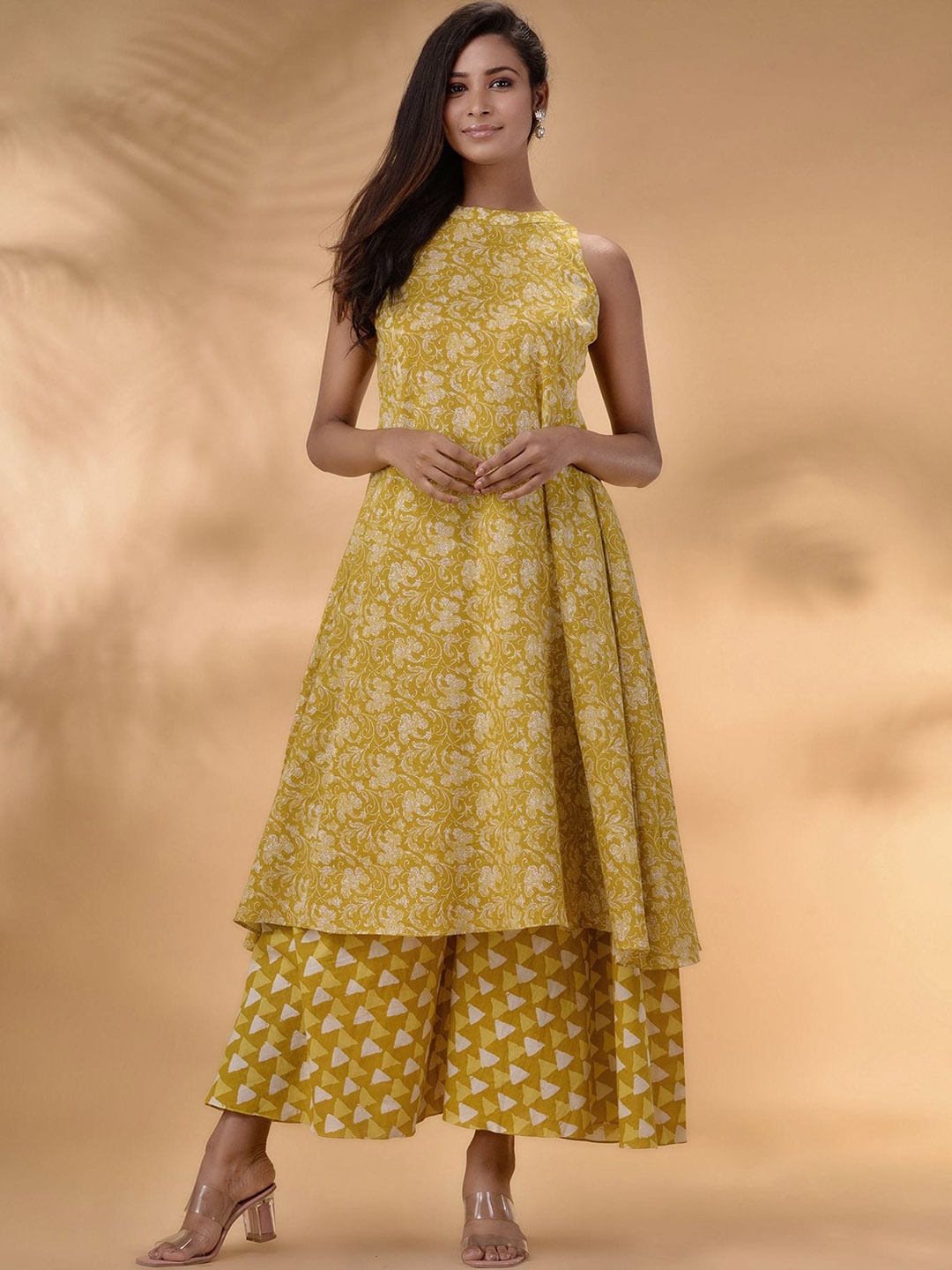 

Disli Floral Printed Anarkali Pure Cotton Kurta with Palazzos, Yellow