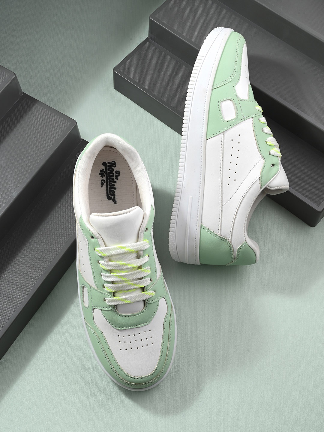 

Roadster The Lifestyle Co. Women White & Sea Green Colourblocked Lightweight Sneaker