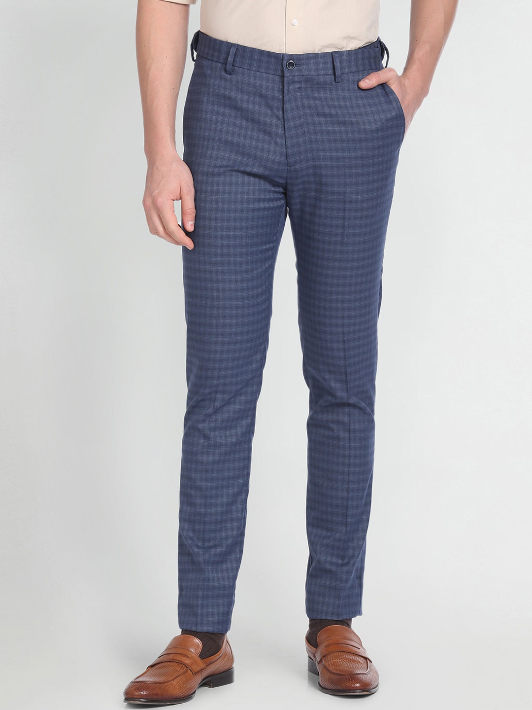 

Arrow New York Men Autoflex Checked Formal Trousers, Blue