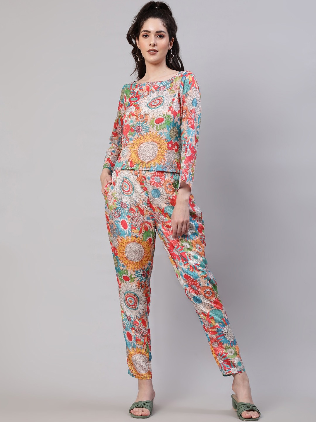 

AKS Floral Printed Top & Trouser, Red