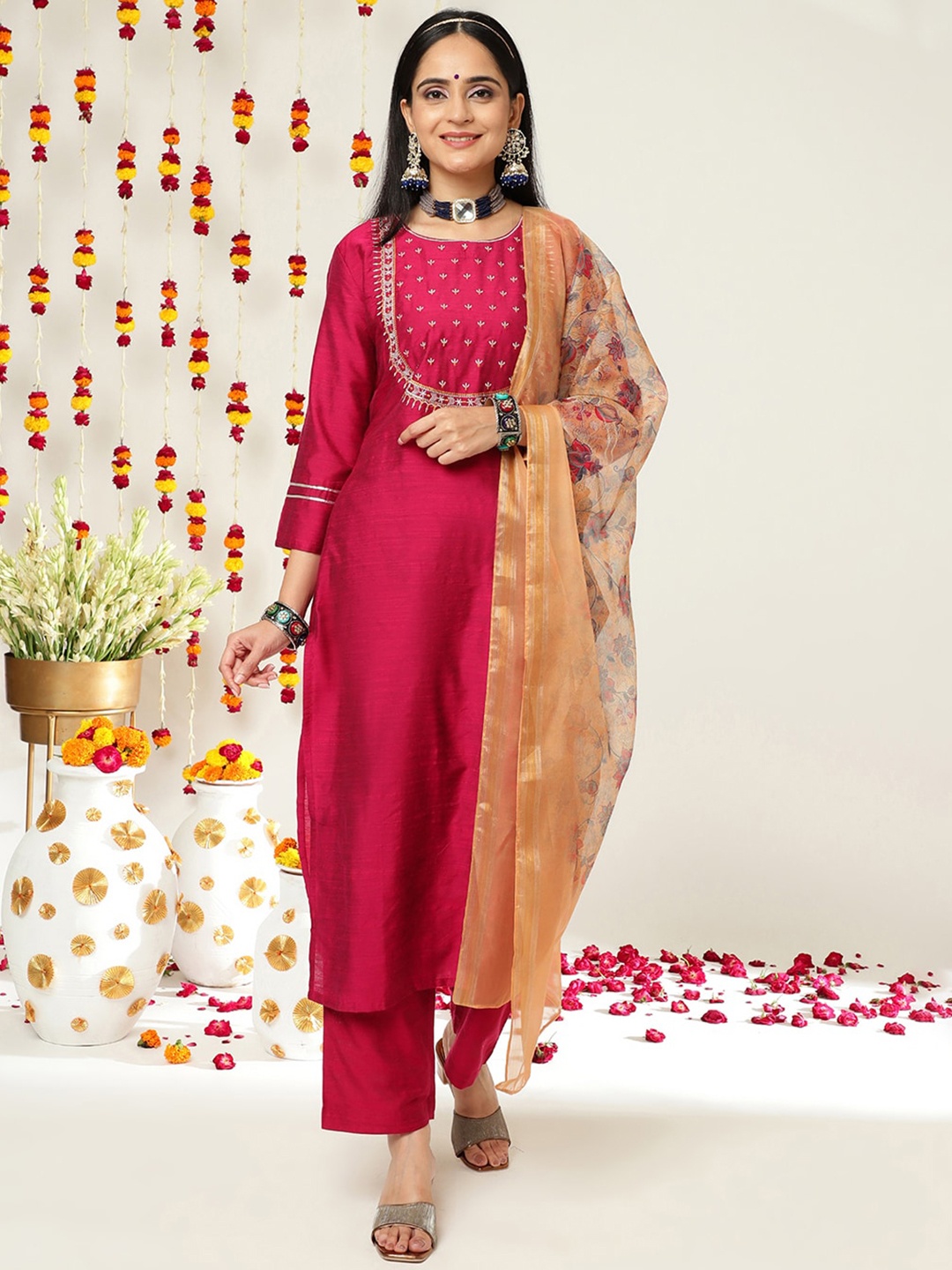 

Varanga Maroon Ethnic Motifs Yoke Design Straight Kurta & Trousers With Dupatta